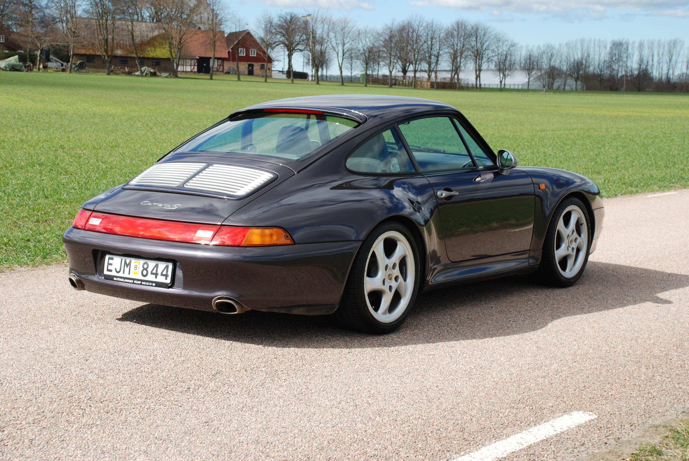 Name:  Porsche 993 070304 026.jpg
Views: 789
Size:  602.9 KB