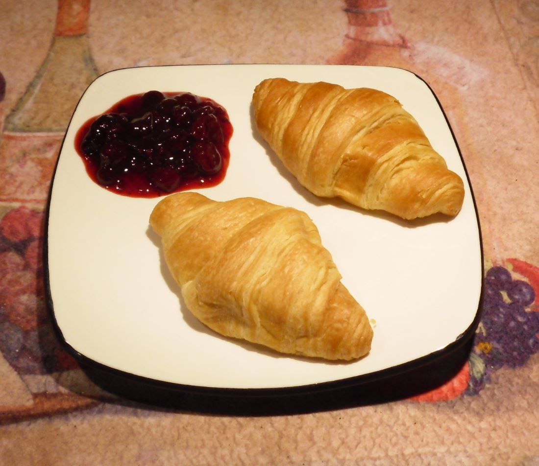 Name:  Croissants..JPG
Views: 181
Size:  116.0 KB