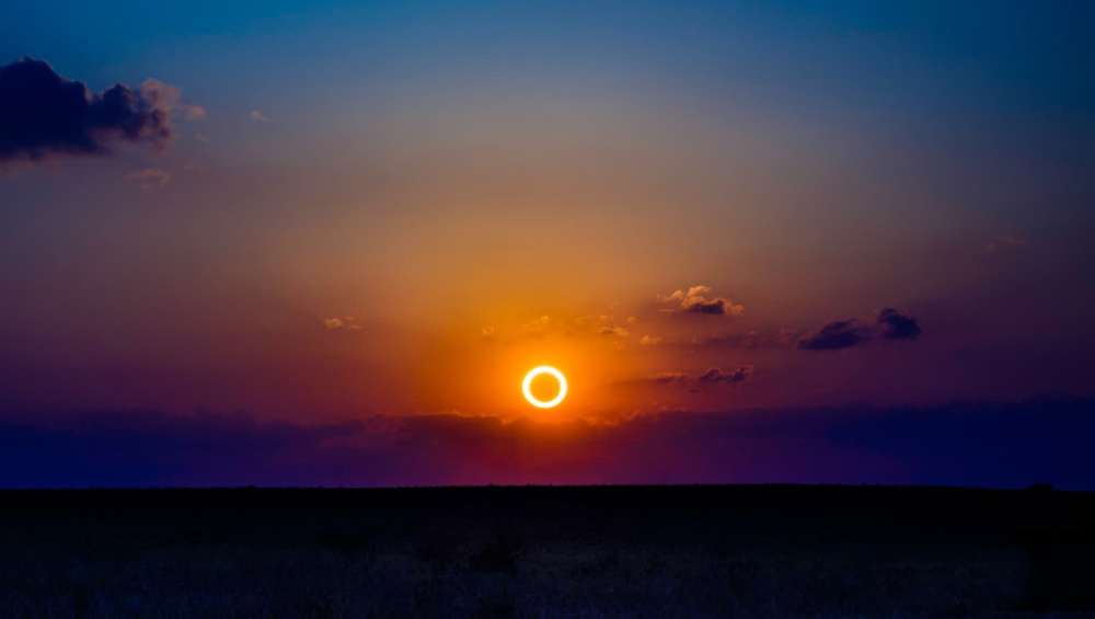 Name:  Eclipse..jpg
Views: 557
Size:  95.2 KB