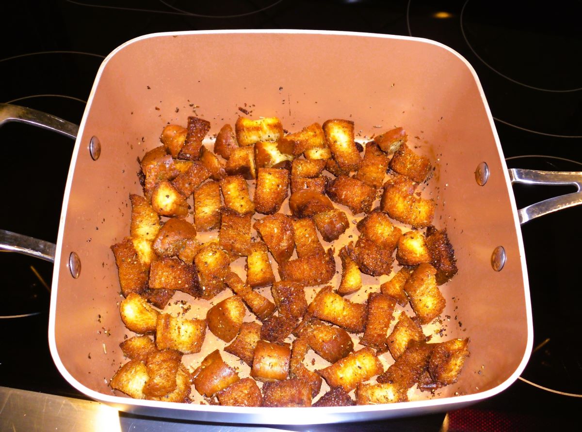 Name:  Croutons..jpg
Views: 613
Size:  184.1 KB