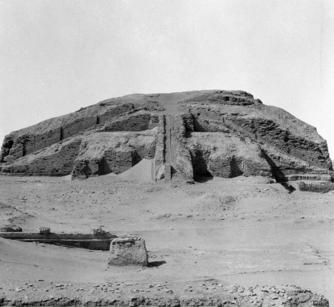 Name:  the Ziggurat of Ur in Iraq in 1929, Before..jpg
Views: 85
Size:  47.3 KB