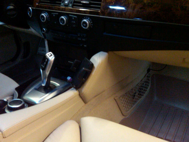 Bmw e60 outlet phone mount