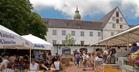 Name:  Kloster Andrechs  10_by_andechs_kloster_biergarten_roland_rossner_3_452x.jpg
Views: 13953
Size:  33.9 KB