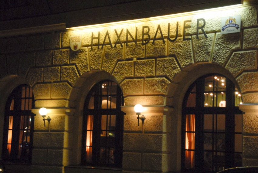 Name:  Haxnbauer im Scholastikahaus .jpg
Views: 12016
Size:  412.3 KB