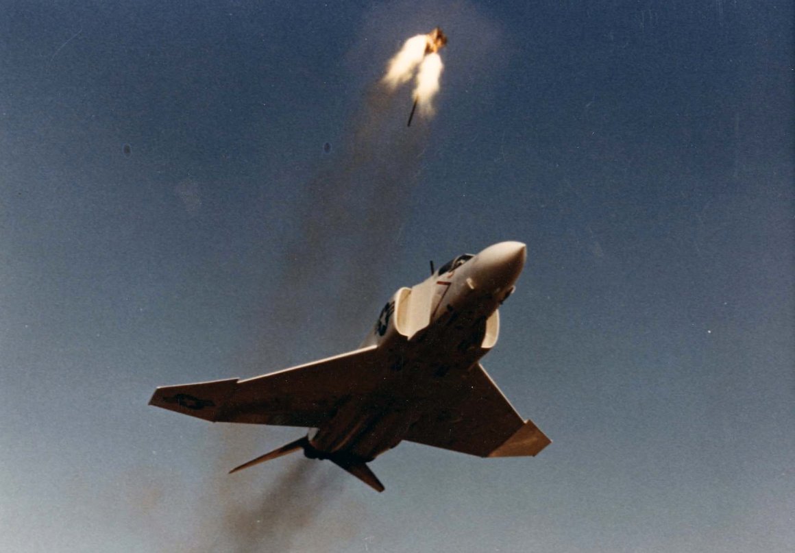 Name:  F-4S_Phantom_ejection_seat_test_1985.jpg
Views: 2779
Size:  99.6 KB