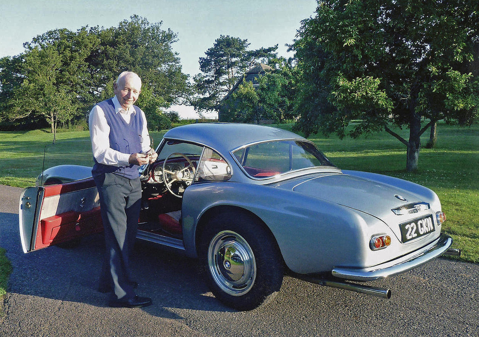 Name:  John-Surtees-BMW-507-21.jpg
Views: 5145
Size:  1.11 MB