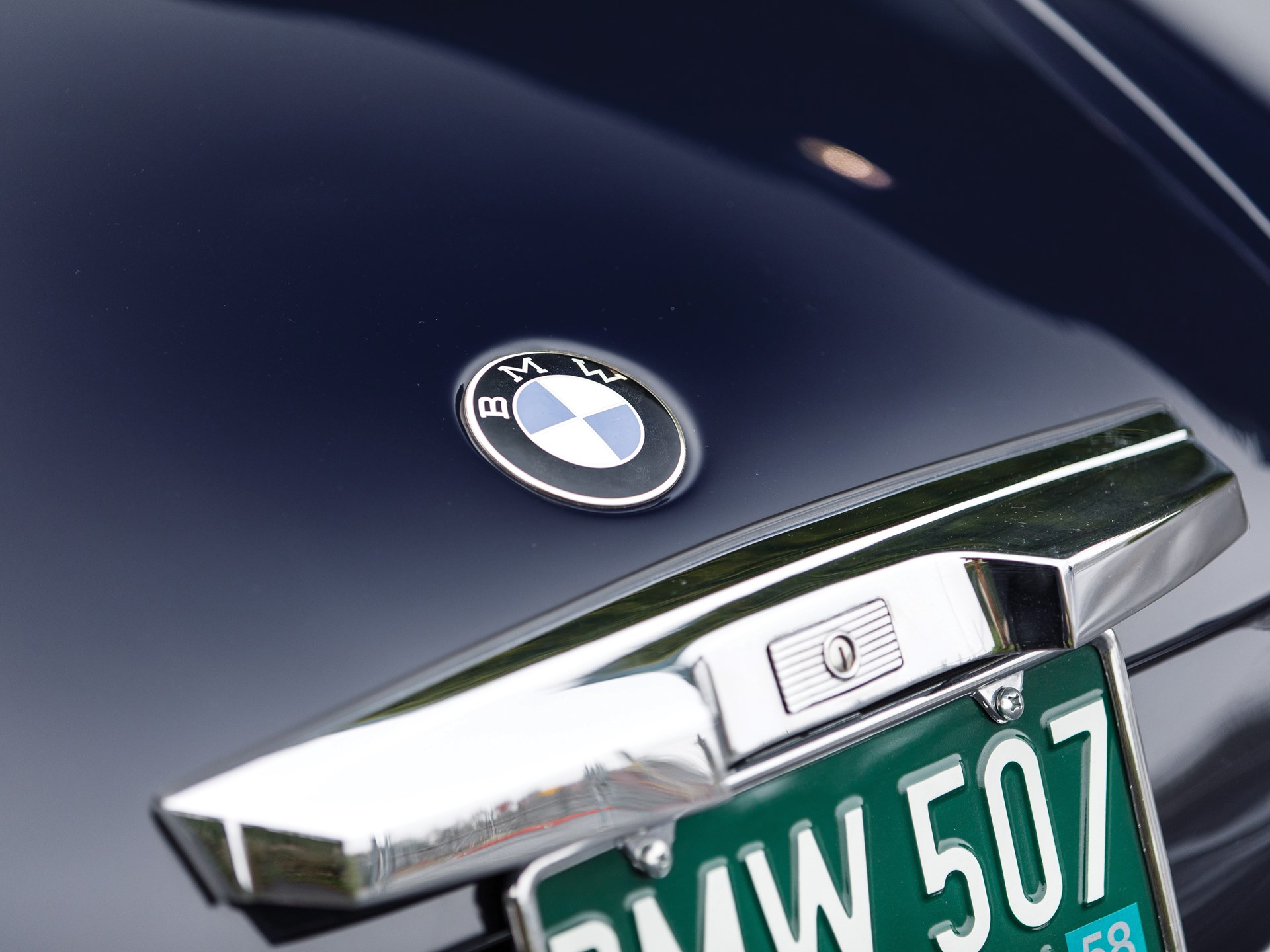 Name:  1958 BMW 507 Roadster S2 70157 RM Arizona 2019-22.jpg
Views: 3410
Size:  307.4 KB