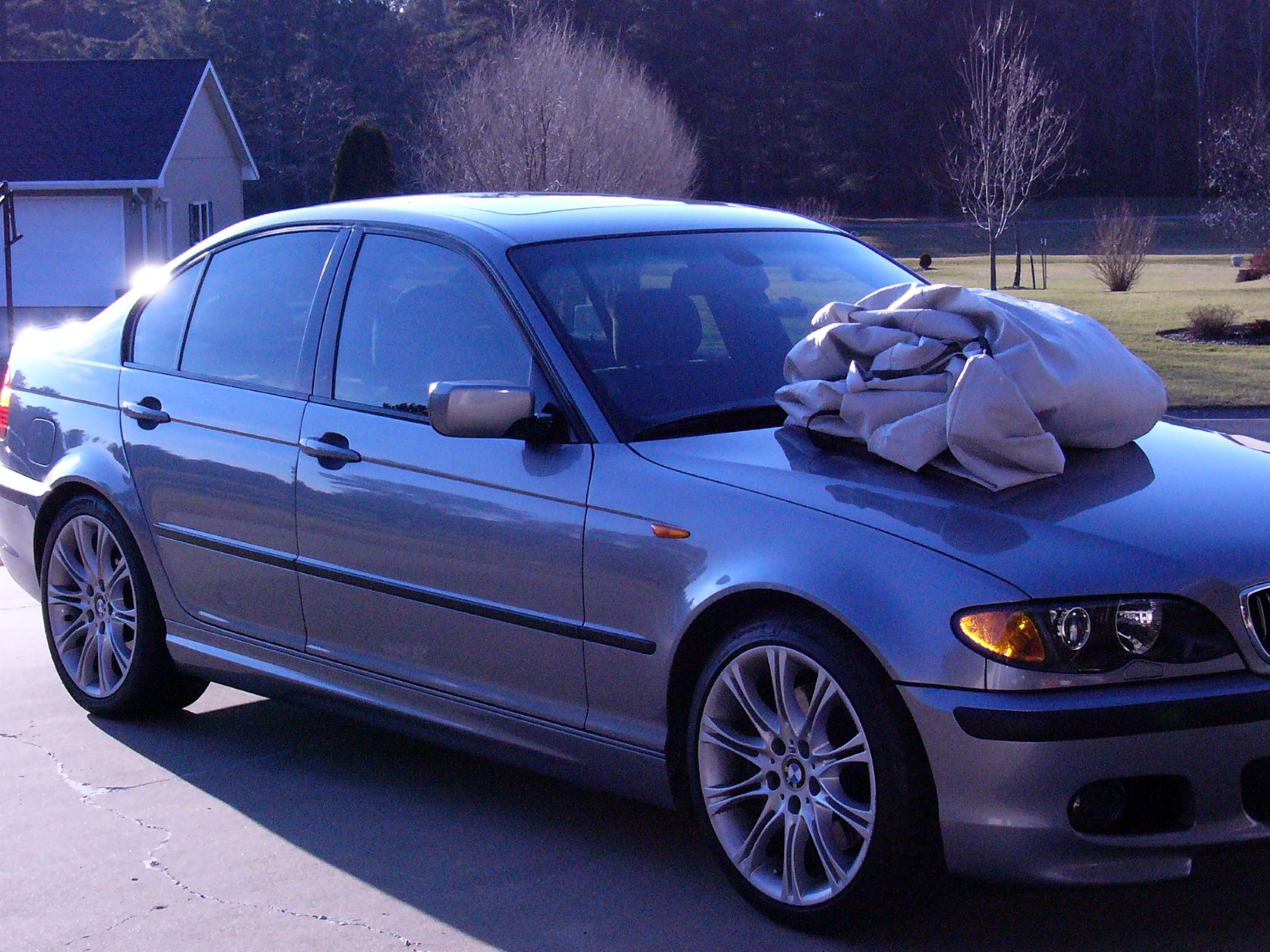 Name:  bmw330izhp.JPG
Views: 998
Size:  359.3 KB