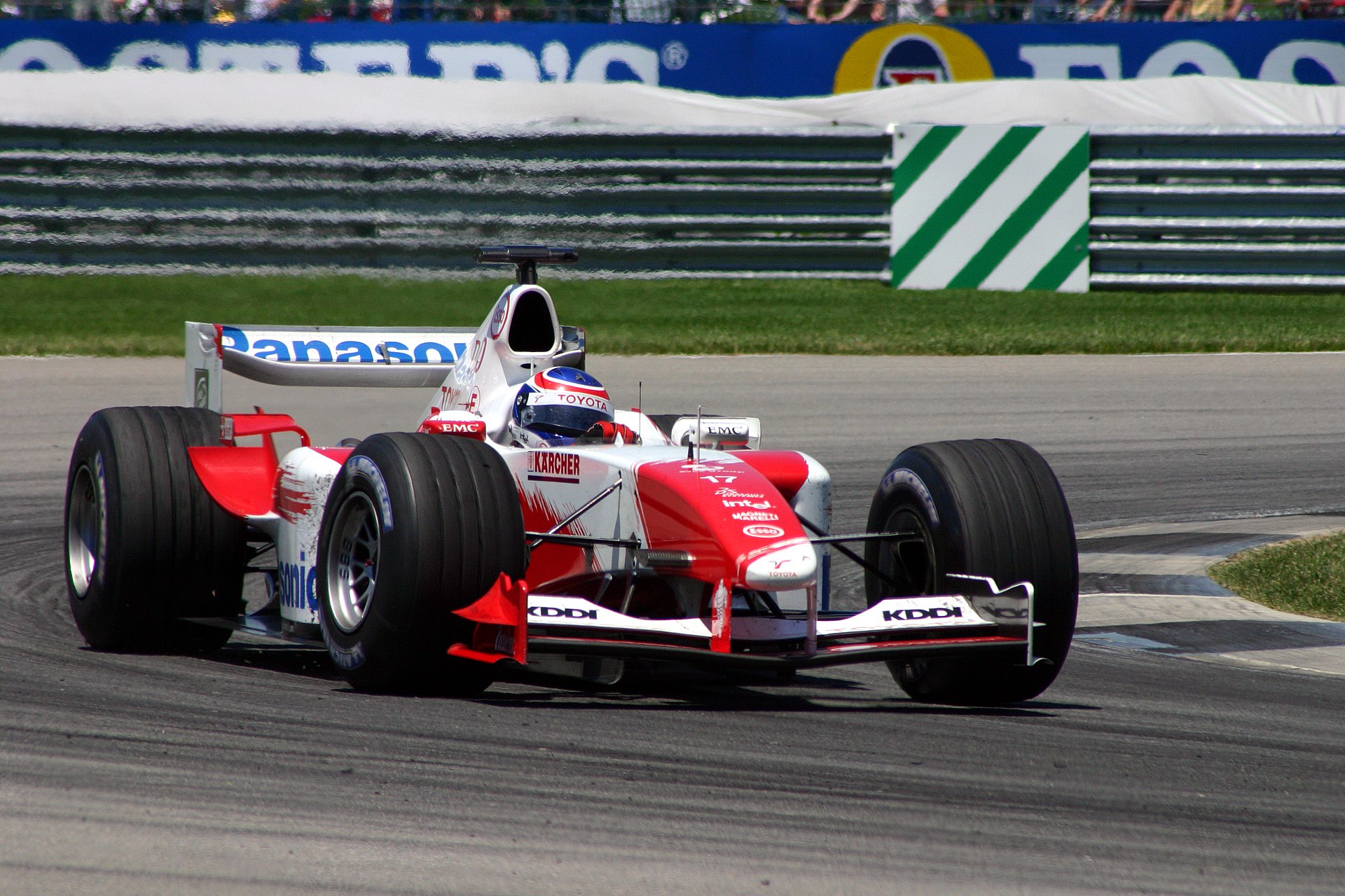 Name:  1920px-Toyota_f1_usgp_2004.jpg
Views: 3560
Size:  503.6 KB